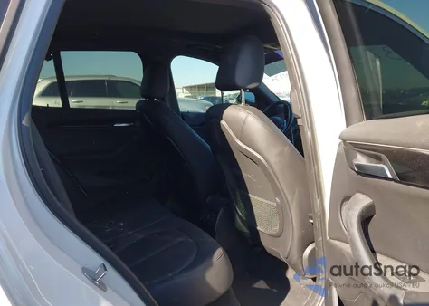 2017 BMW X1 xDrive28I из США, поврежденный, VIN WBXHT3C30H5F86141